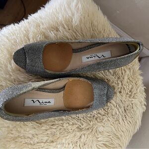 NINA NEW YORK Glittery Silver Heels. Size 7.5
